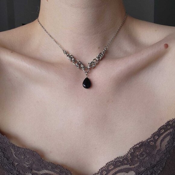 Victorian gothic onyx choker chainmail necklace with a small silver chain - Picture 8 of 8